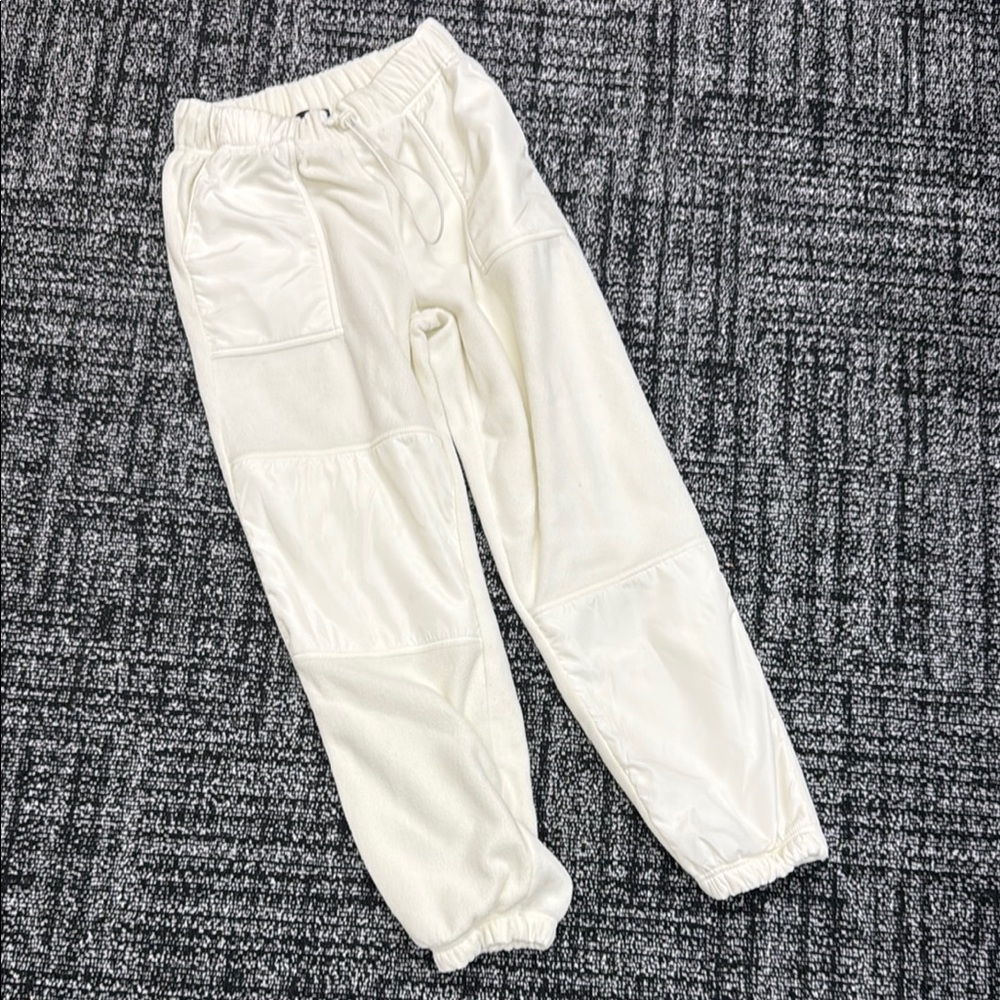 Forever 21 medium size fleece and polyester blend joggers
